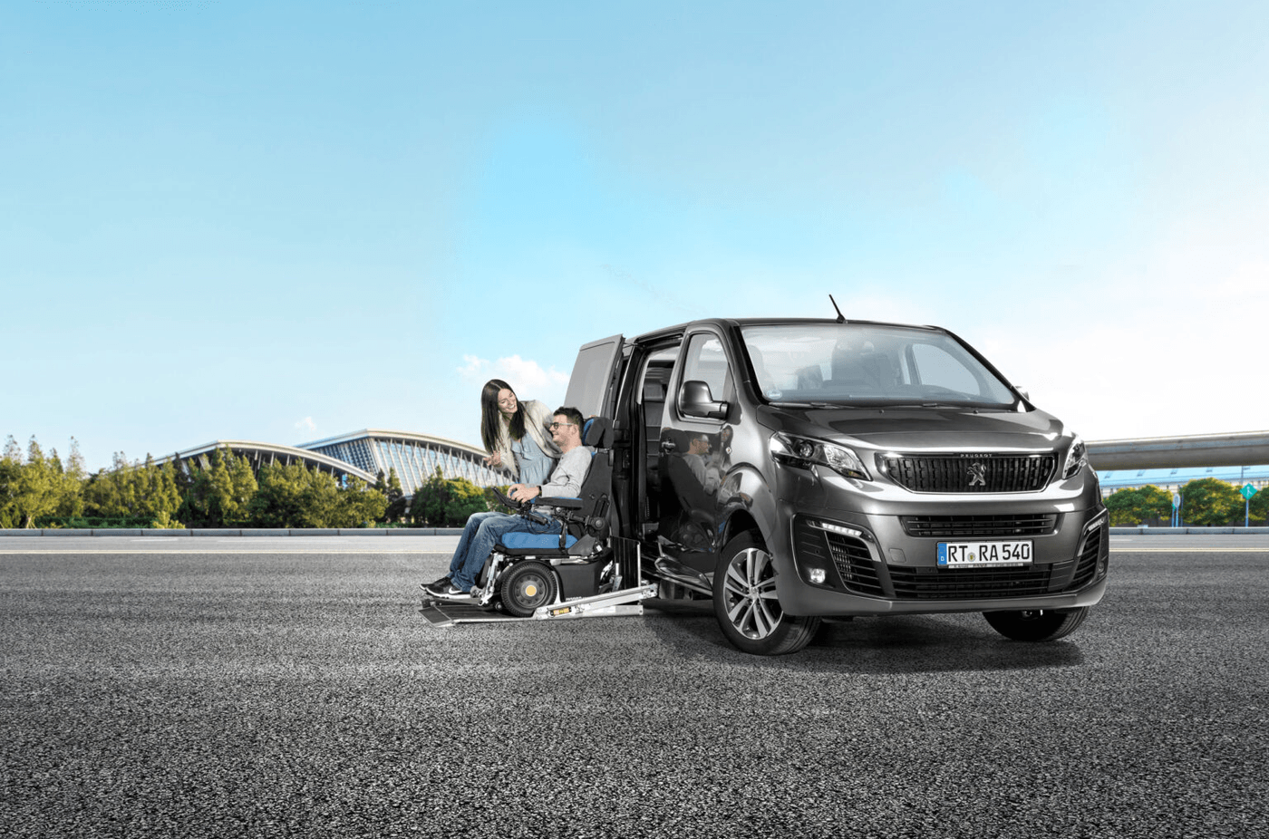 PARAVAN Peugeot Traveller Behindertengerechter Peugeot Traveller von PARAVAN