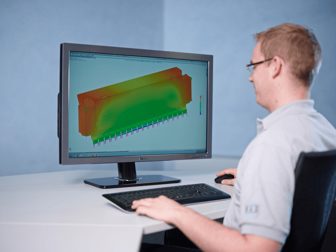 RAS Arbeitsplatz Finite Berechnung Arbeitsplatz bei RAS mit einer Finite-Elemente-Berechnung