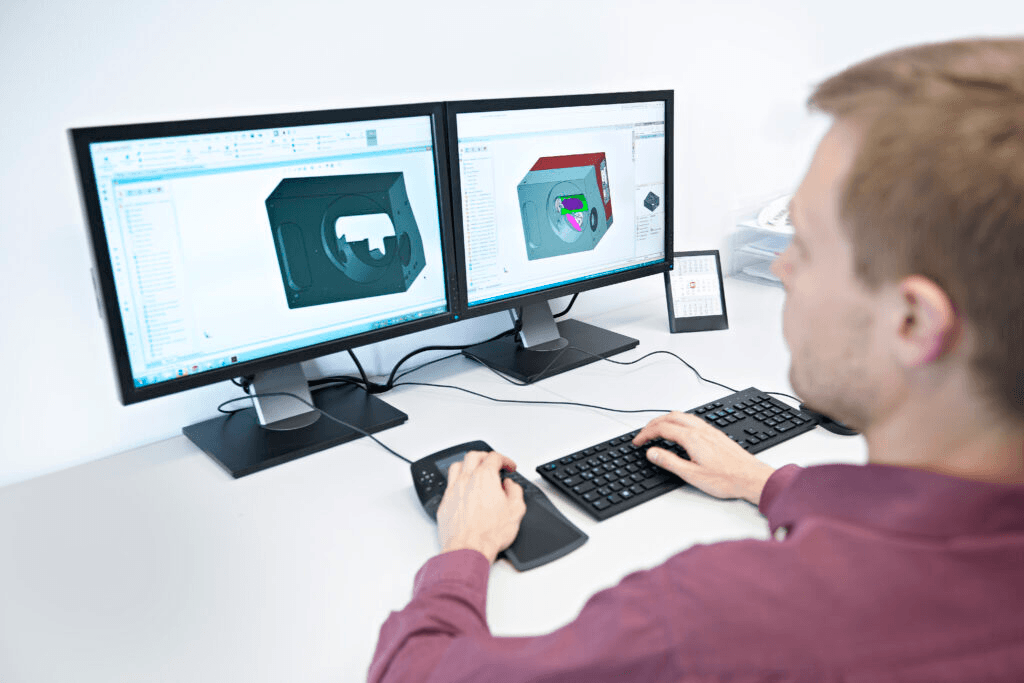 RAYLASE Arbeitsplatz Entwicklung SOLIDWORKS Entwicklungsarbeitsplatz bei RAYLASE mit SOLIDWORKS