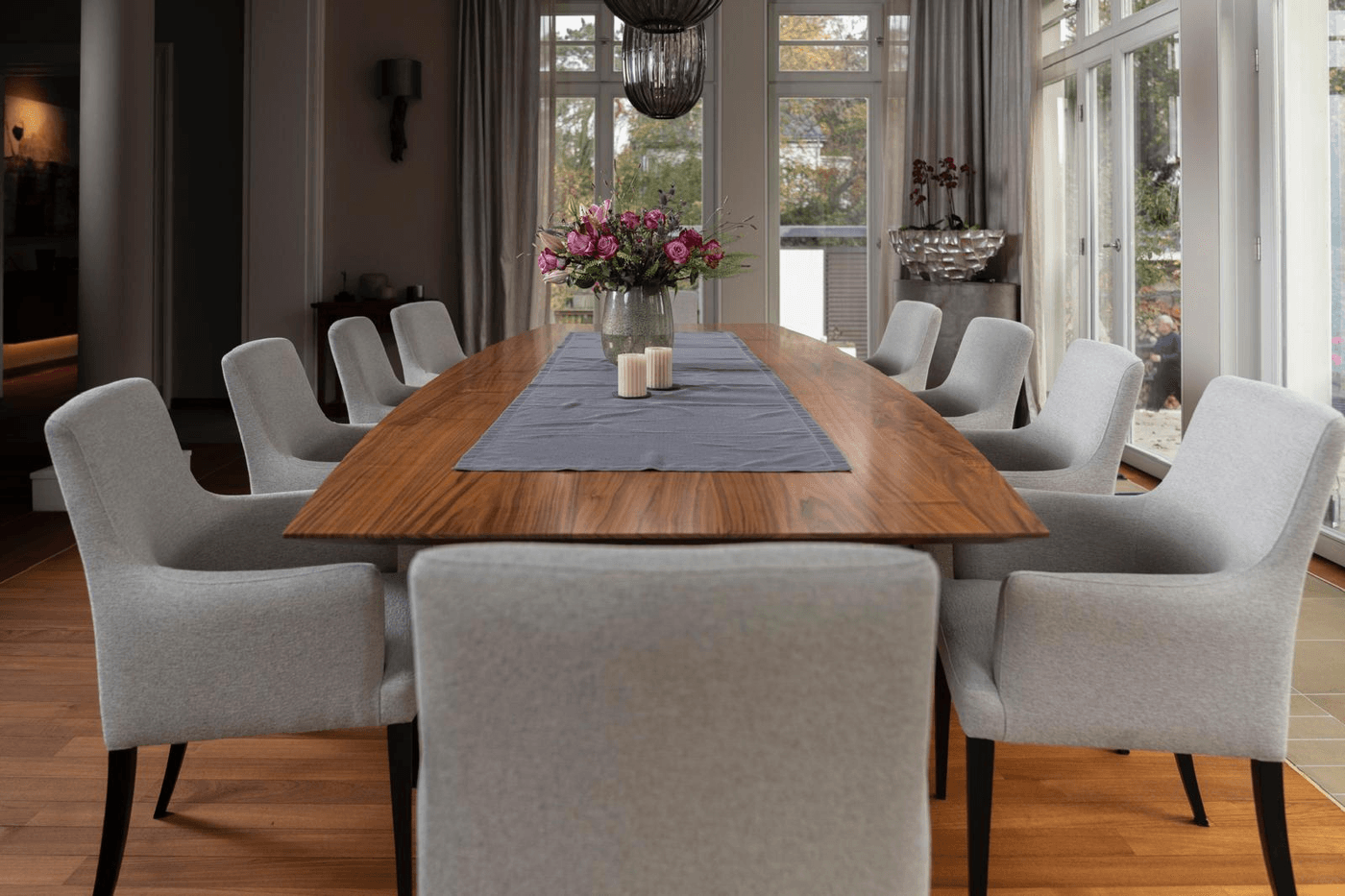 tisch-mit-gratleisten-tischlerei-waehner