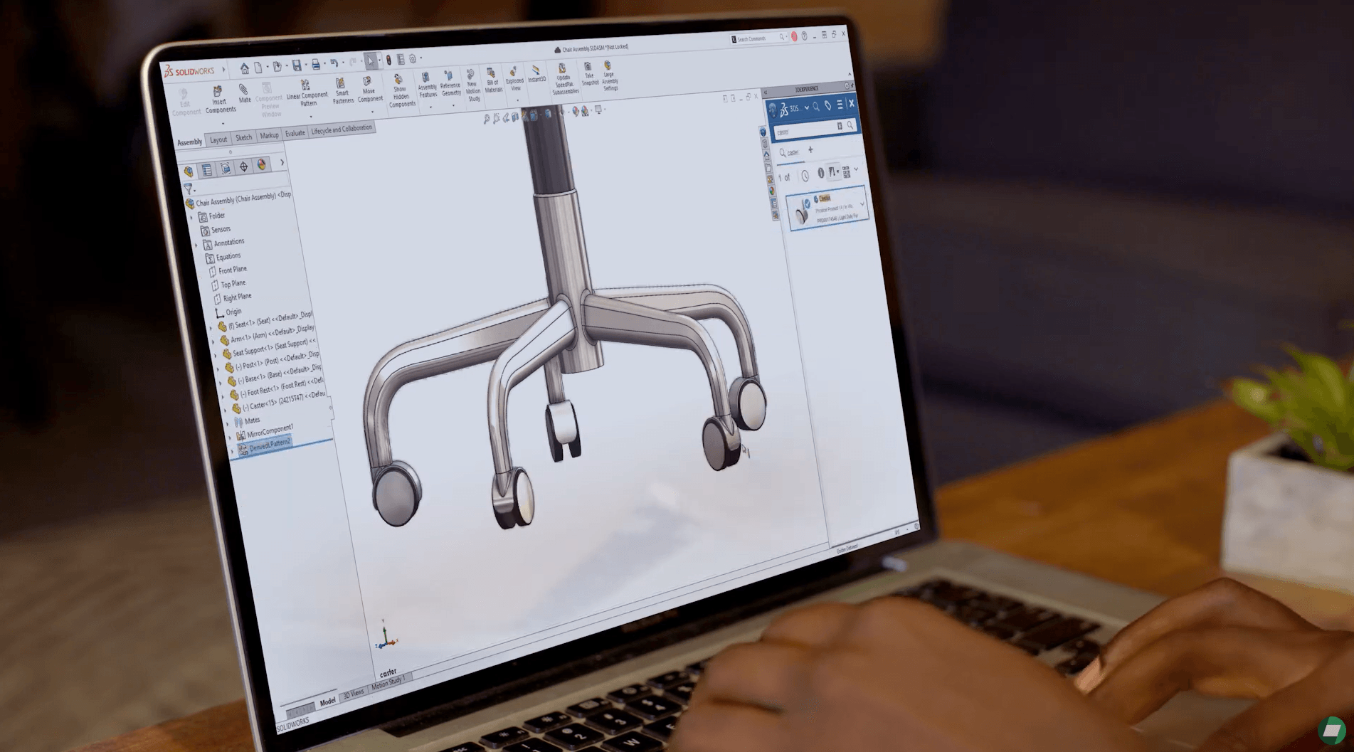 3dexperience-zentral-arbeiten-laptop